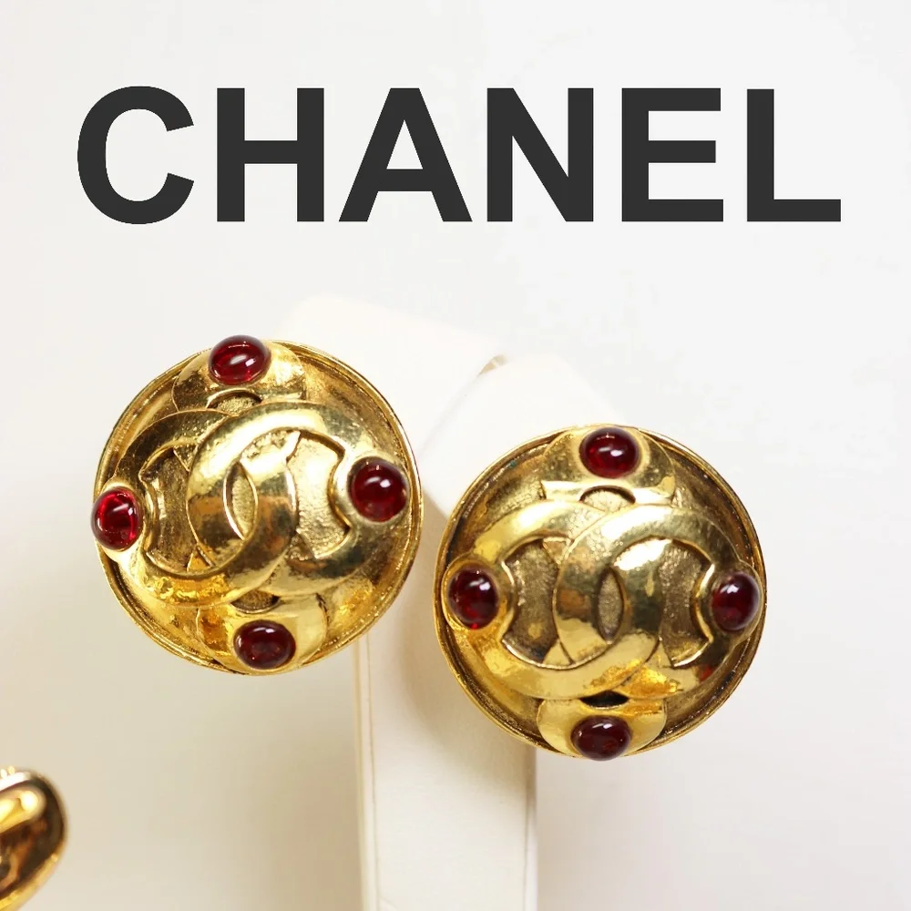 Chanel CC Logo Gripoix Ruby Red Glass Embellished Vintage Clip-on Earrings EUC